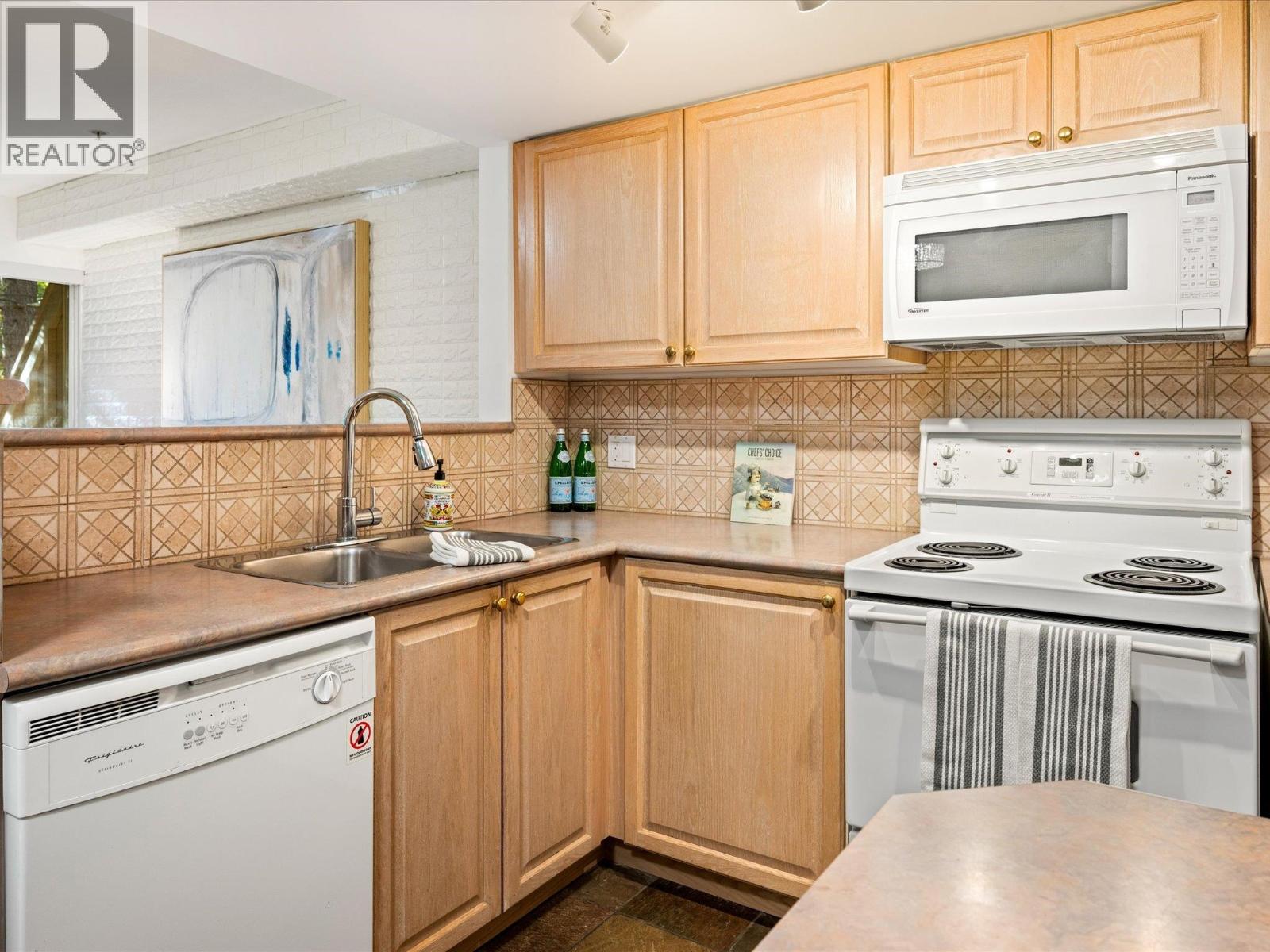 2 4335 NORTHLANDS BOULEVARD, Whistler