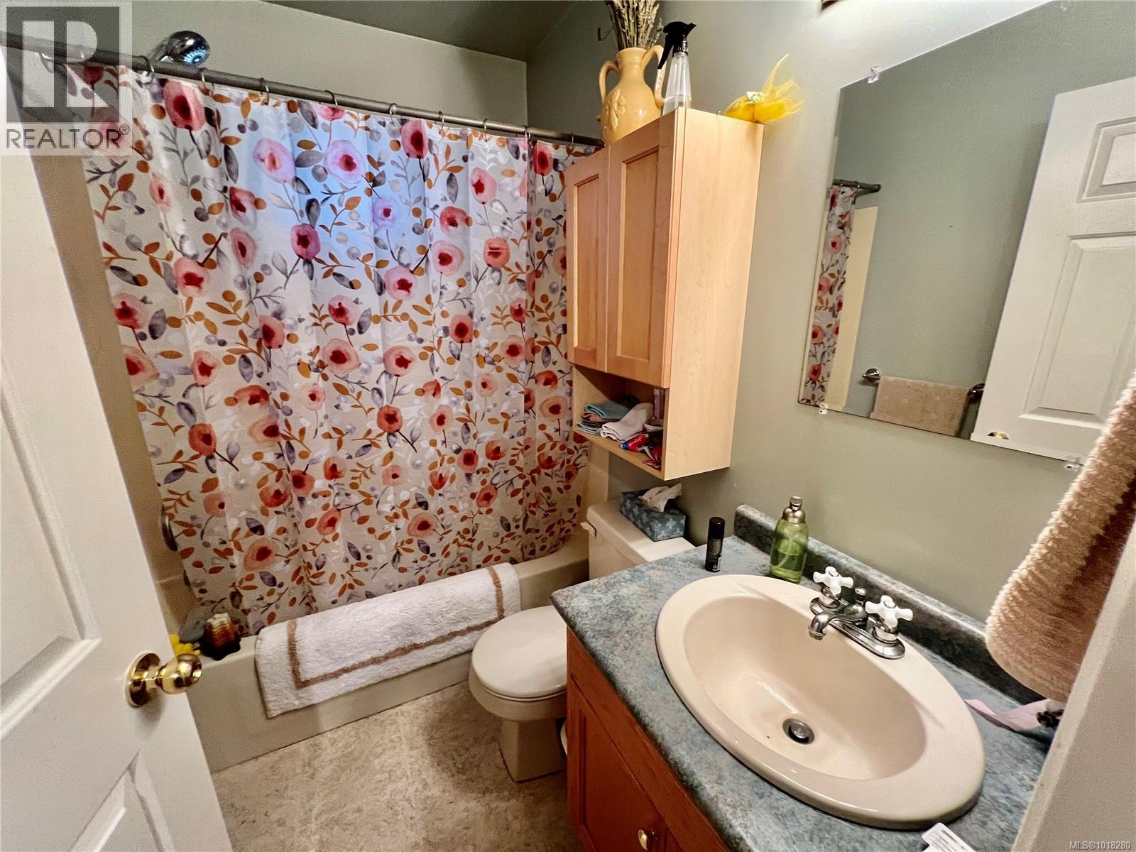 702 Charter Rd, Mayne Island