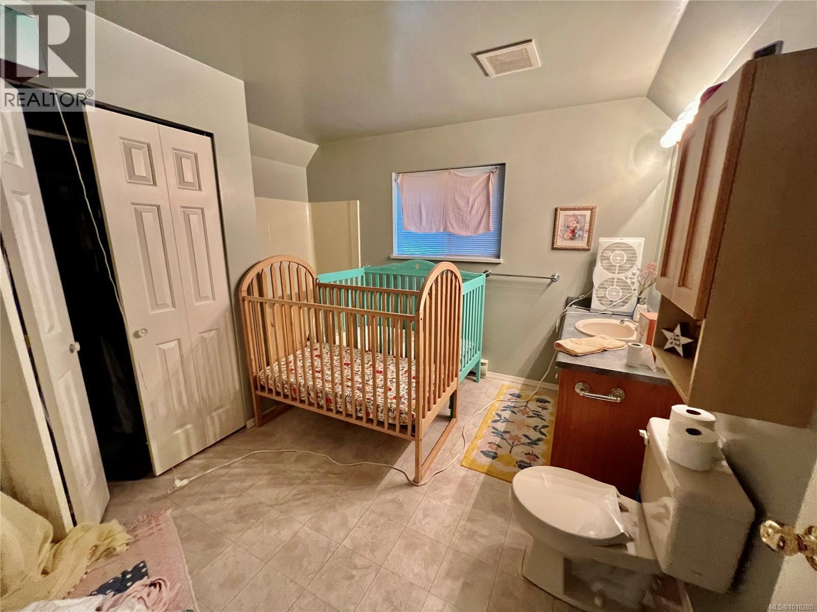 702 Charter Rd, Mayne Island