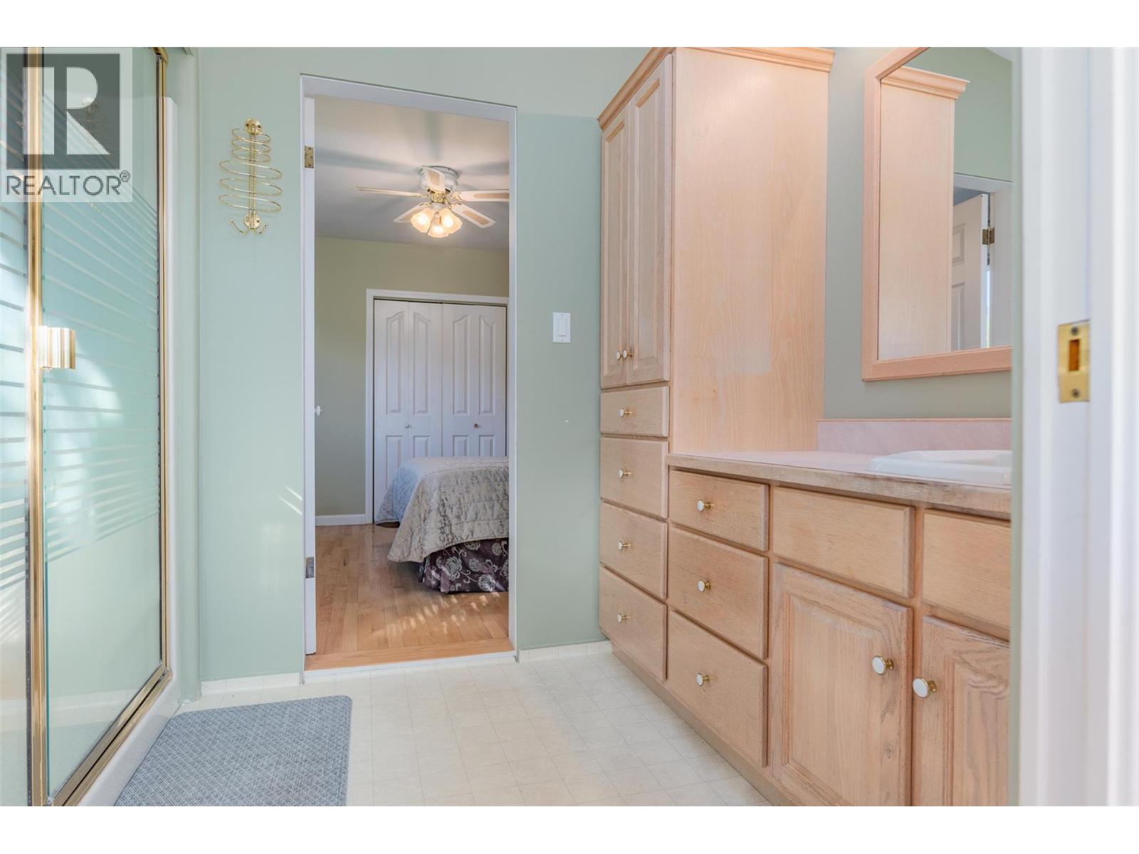 2697 SHOREACRES Road, Castlegar