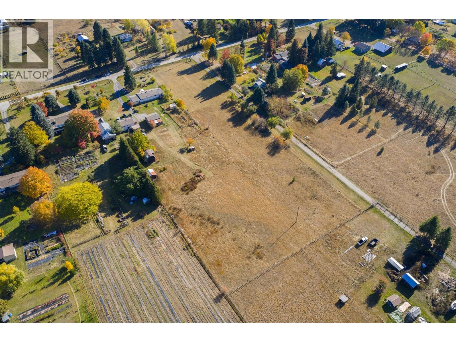 2697 SHOREACRES Road, Castlegar