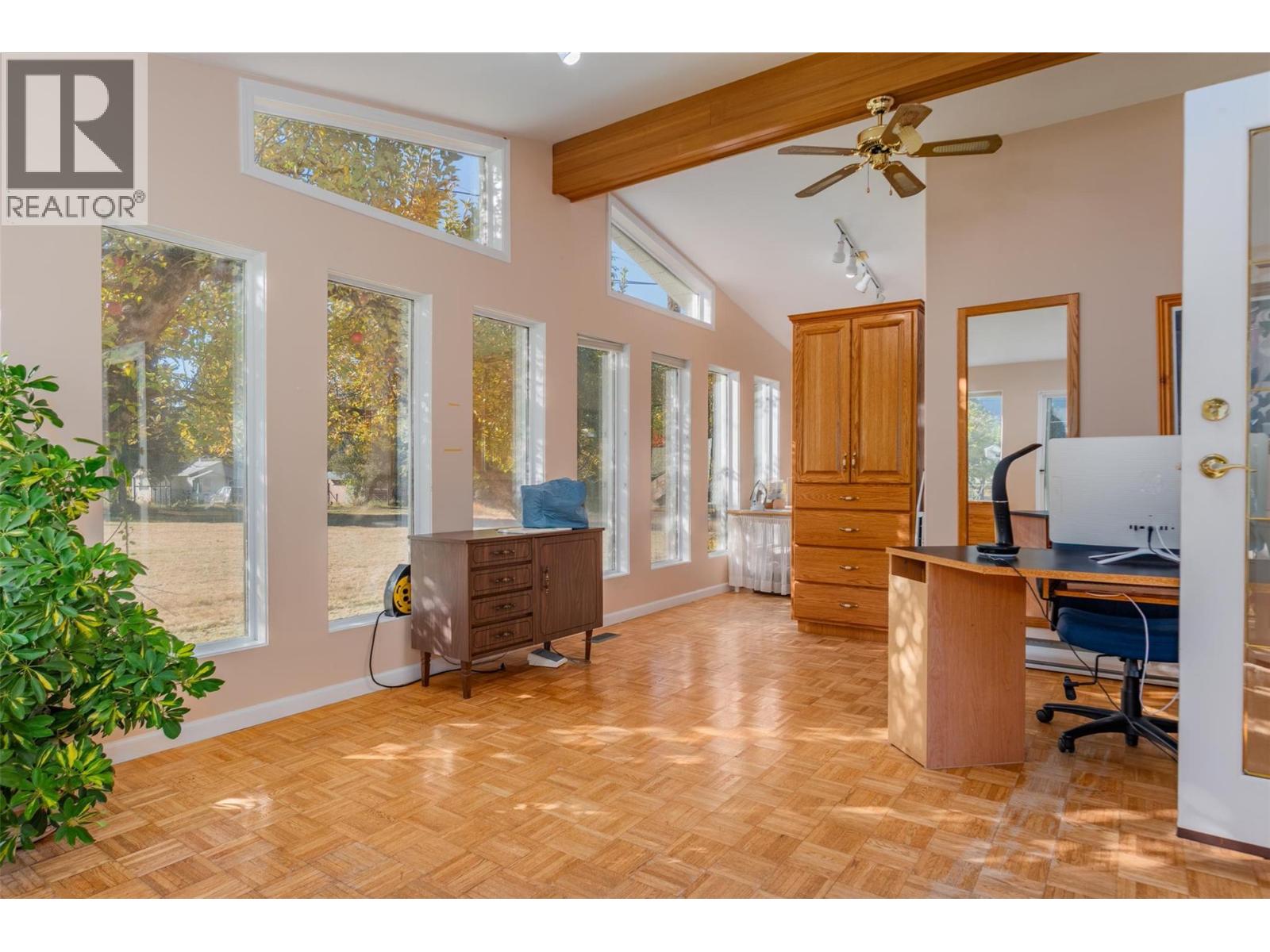 2697 SHOREACRES Road, Castlegar