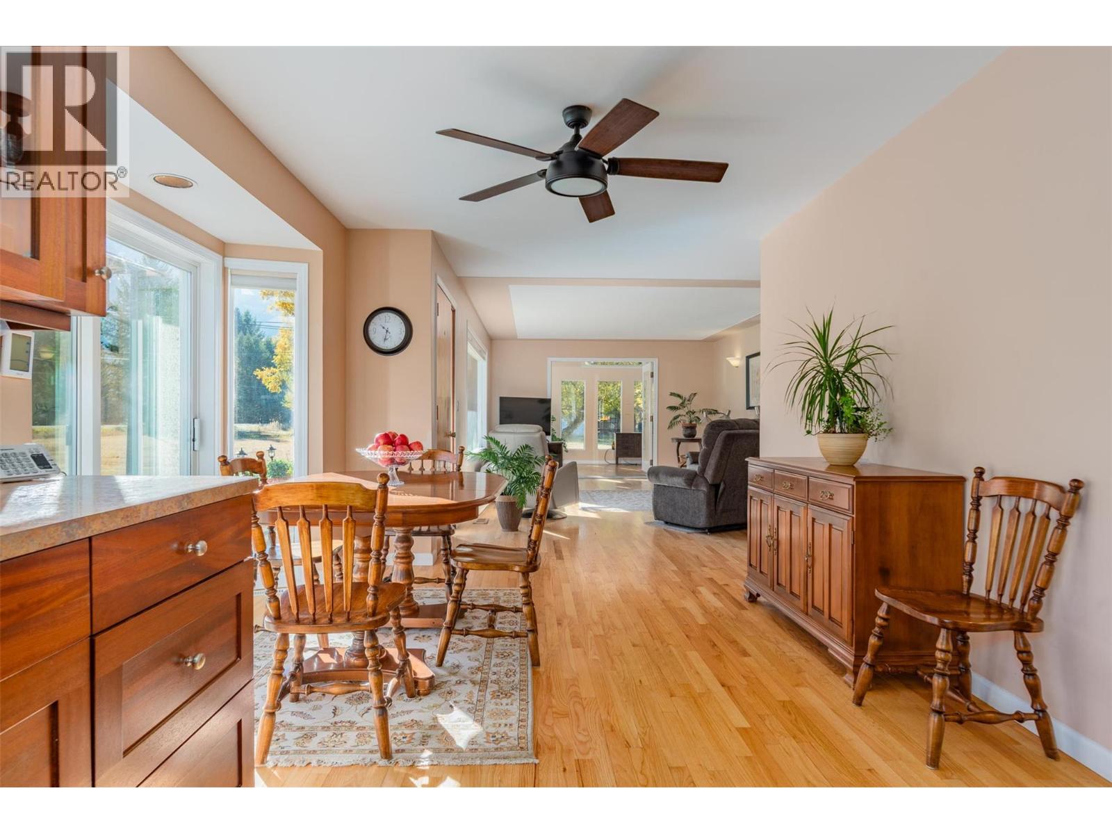 2697 SHOREACRES Road, Castlegar