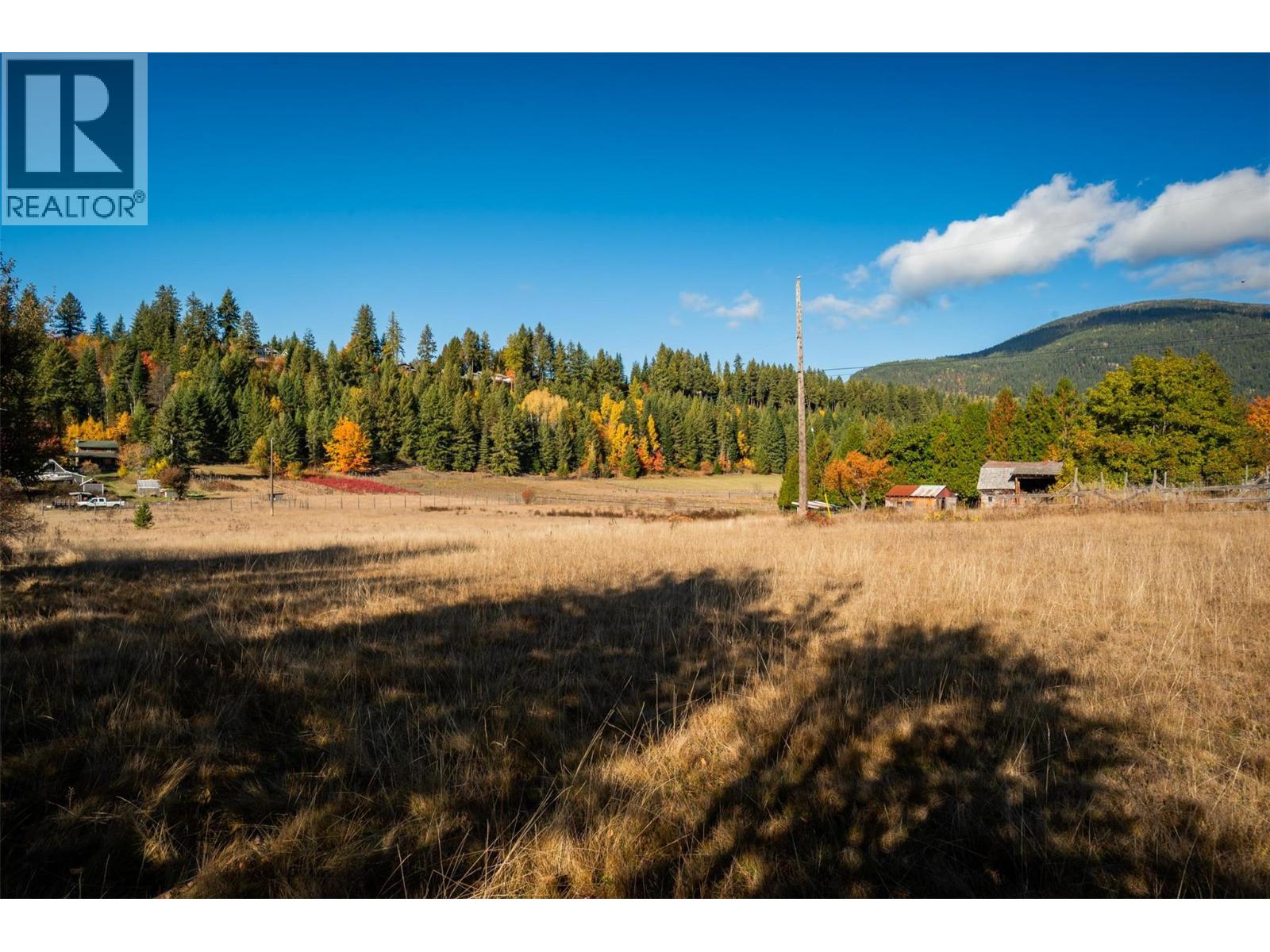 2697 SHOREACRES Road, Castlegar