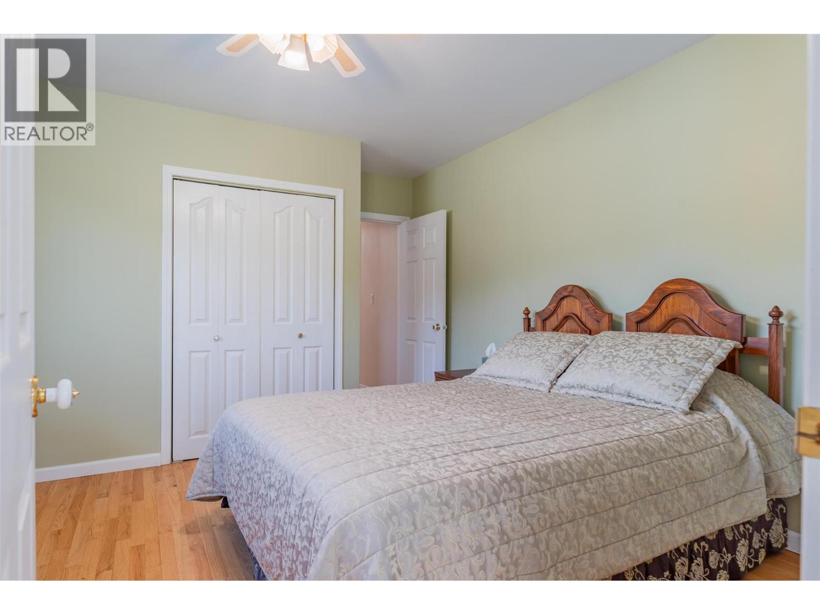 2697 SHOREACRES Road, Castlegar