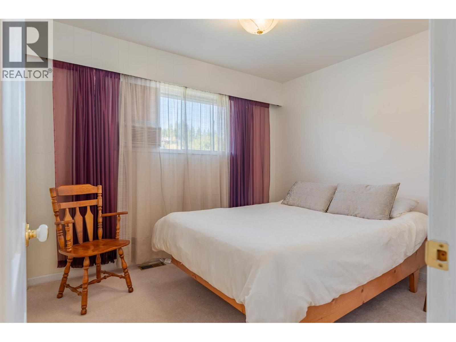 2697 SHOREACRES Road, Castlegar