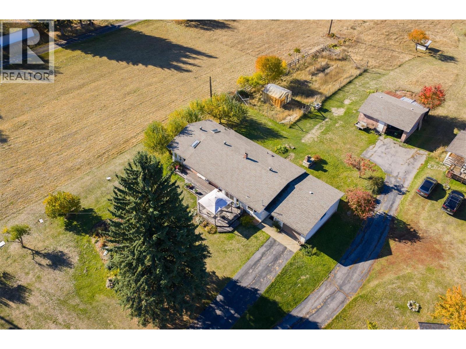 2697 SHOREACRES Road, Castlegar