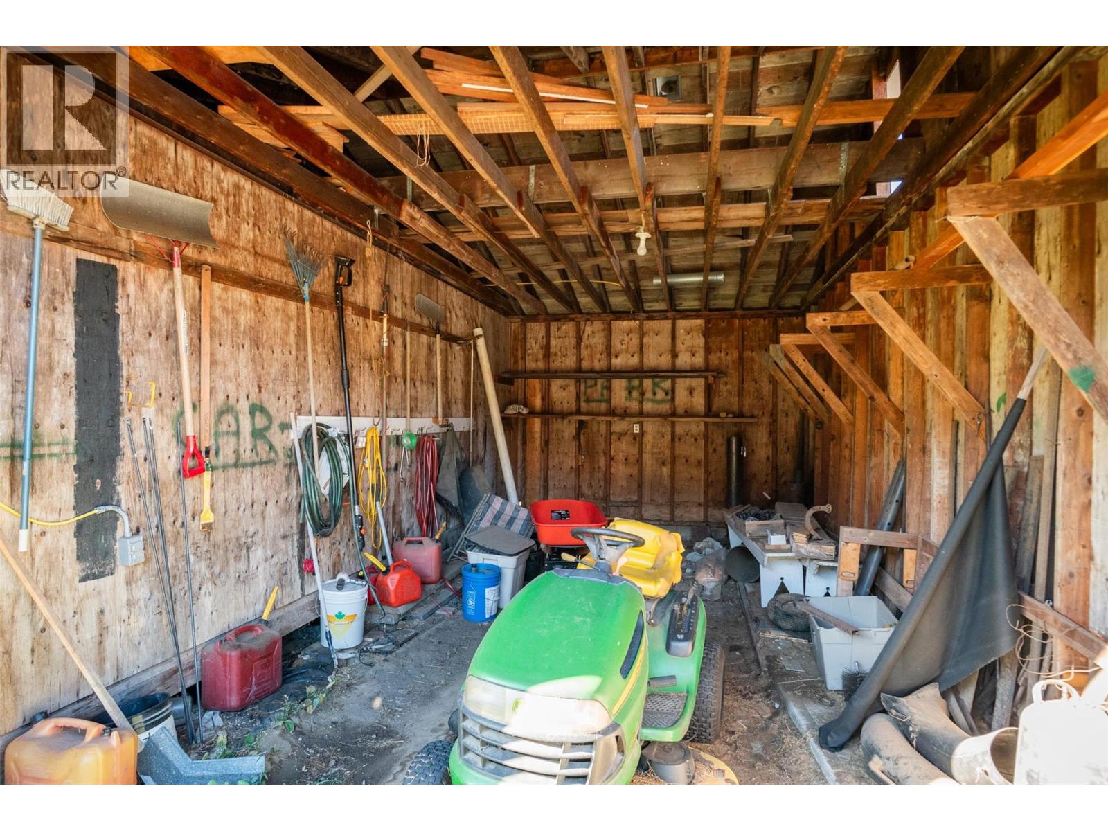 2697 SHOREACRES Road, Castlegar