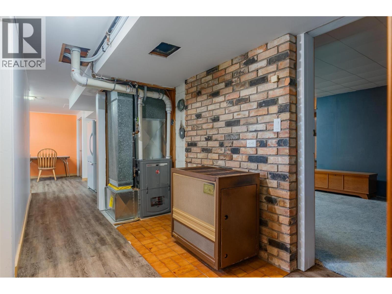 2697 SHOREACRES Road, Castlegar