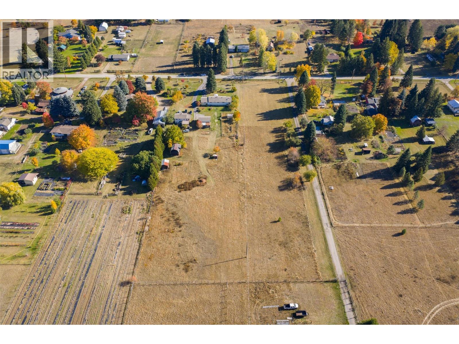 2697 SHOREACRES Road, Castlegar