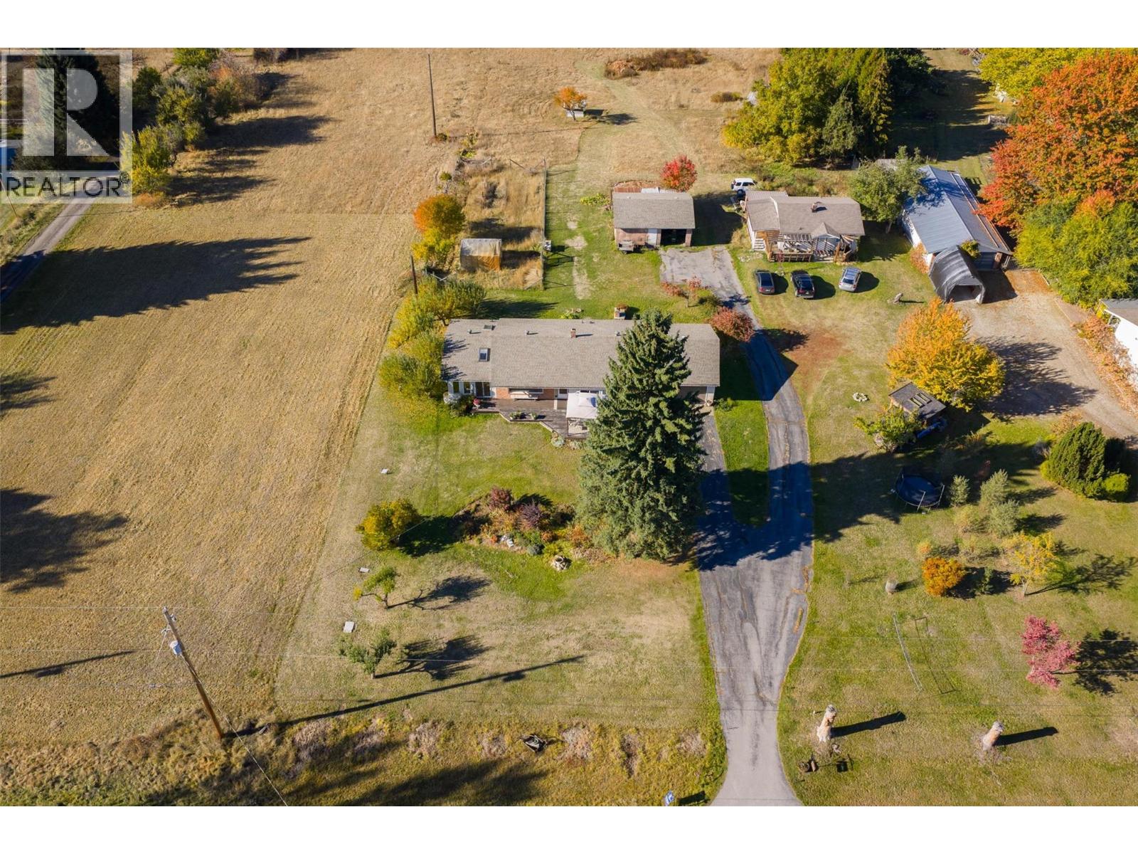 2697 SHOREACRES Road, Castlegar