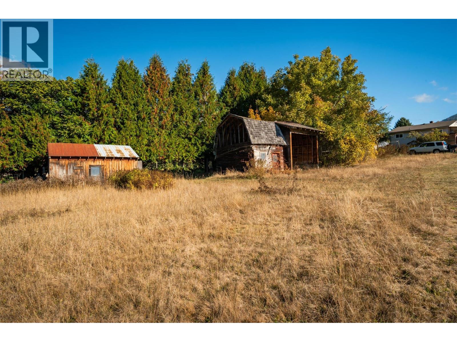 2697 SHOREACRES Road, Castlegar