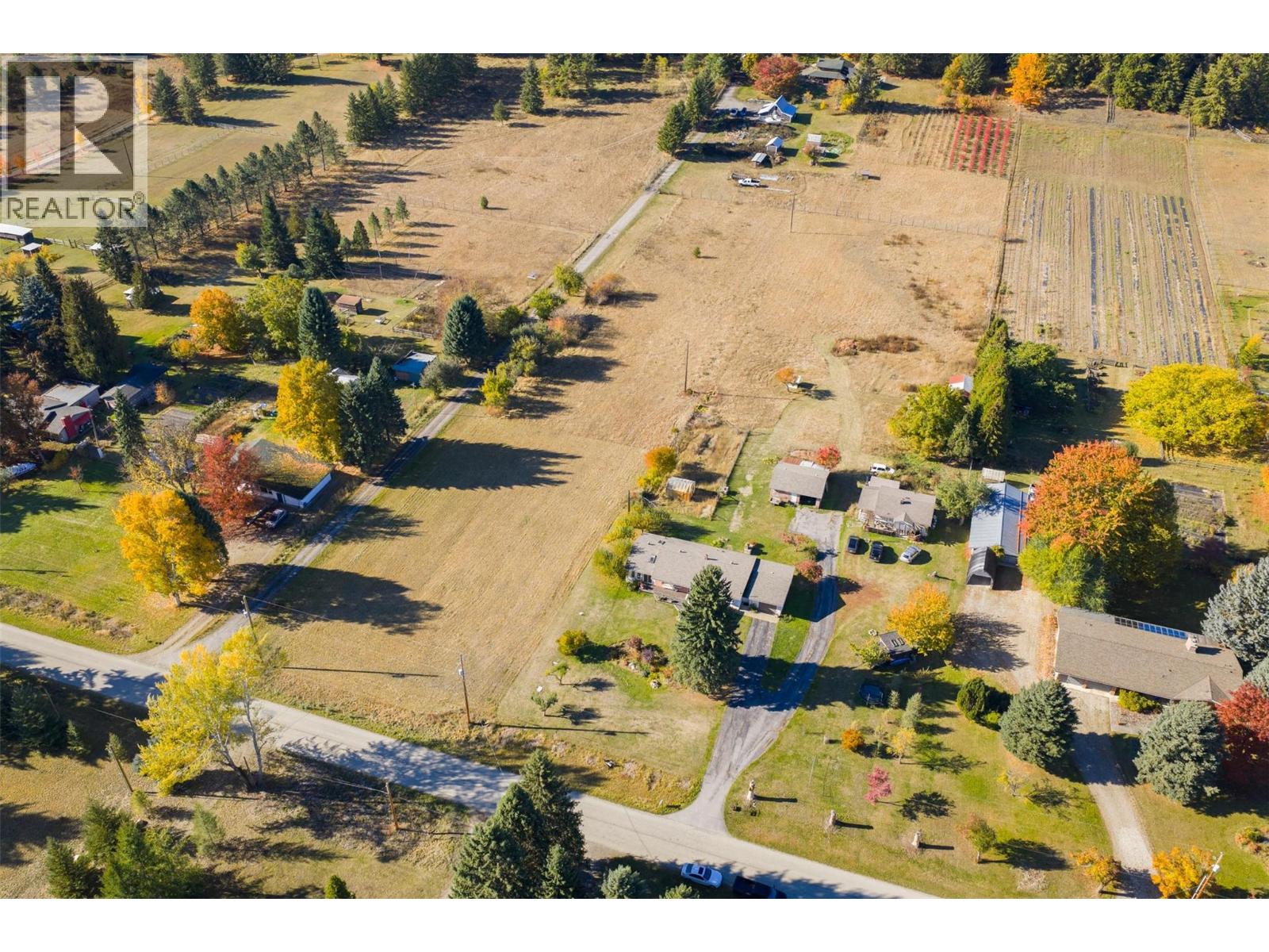 2697 SHOREACRES Road, Castlegar