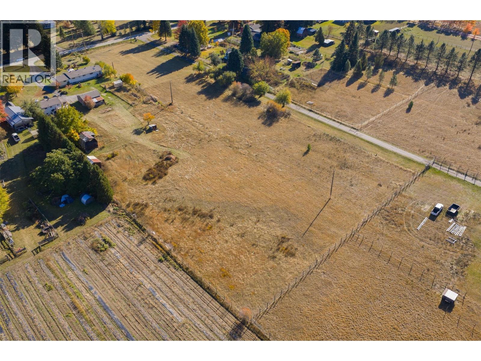 2697 SHOREACRES Road, Castlegar