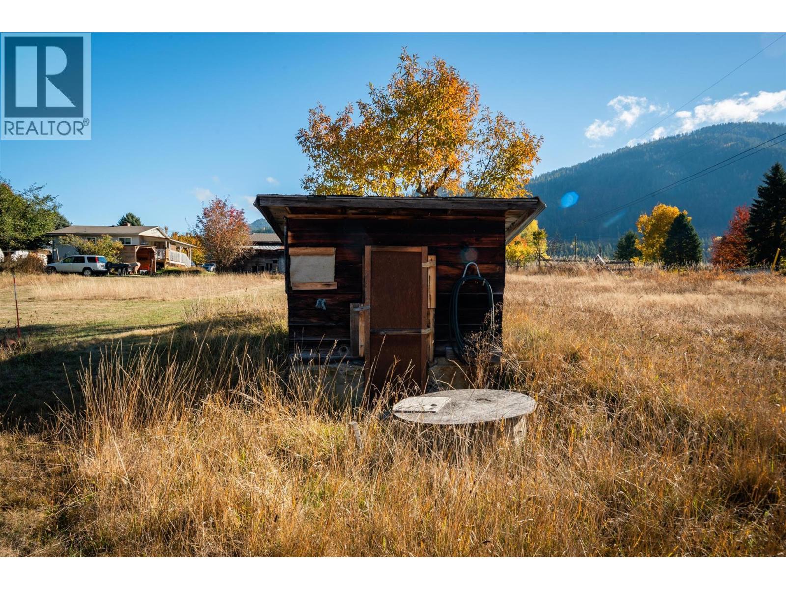 2697 SHOREACRES Road, Castlegar