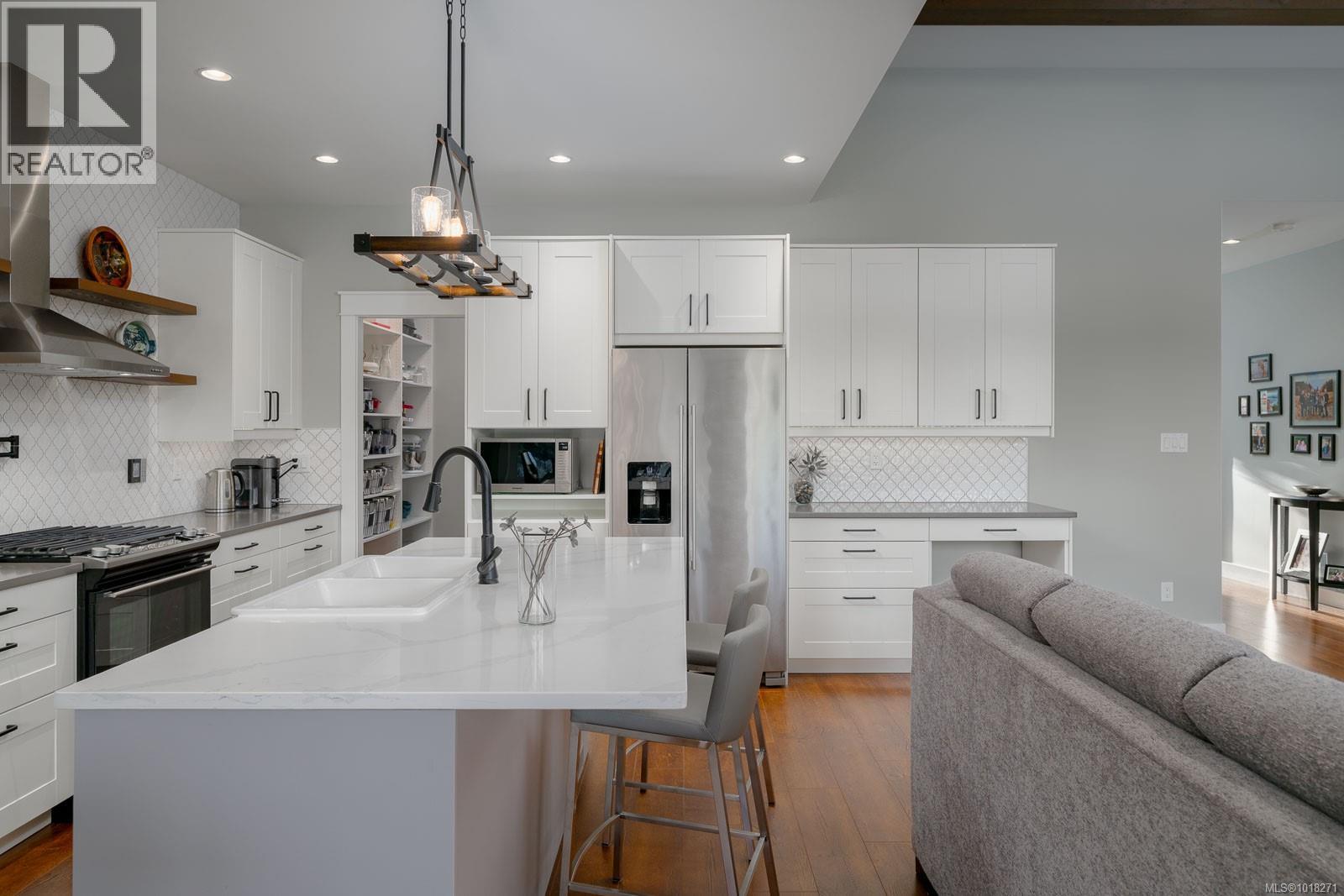 2529 West Trail Crt, Sooke