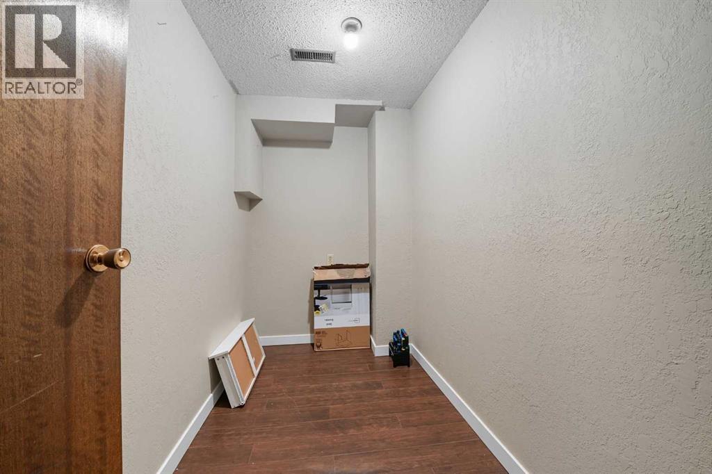 27 Nyberg Avenue, Red Deer