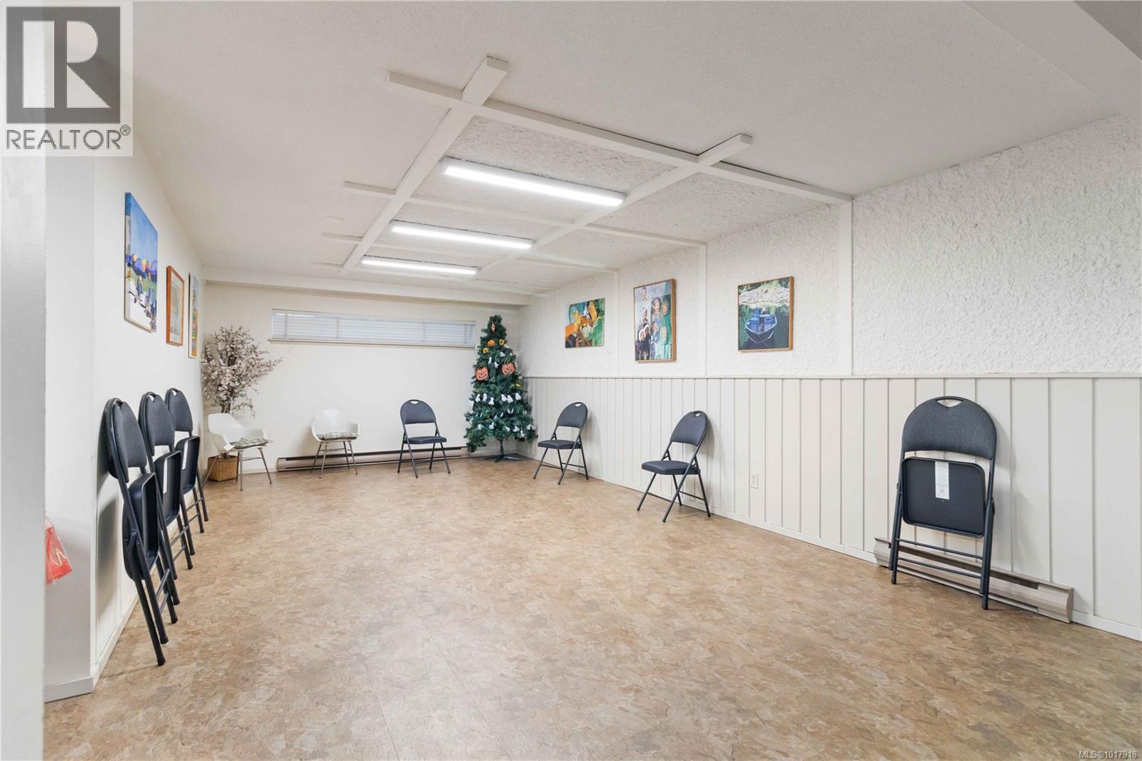 401 190 Gorge Road West, Saanich