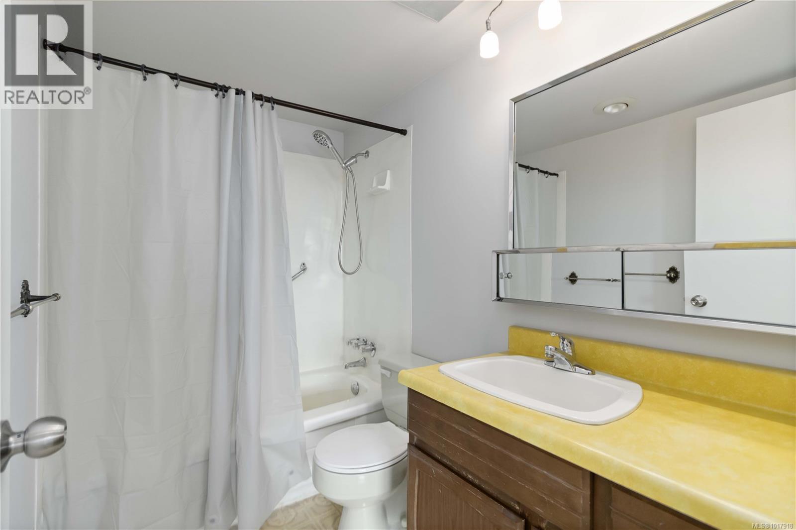 401 190 Gorge Road West, Saanich