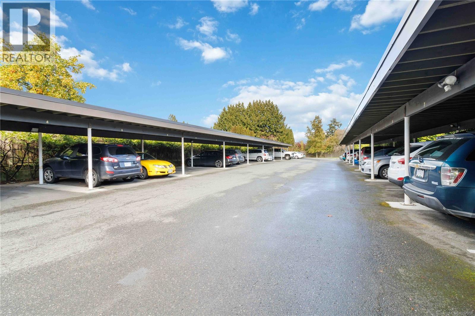 401 190 Gorge Road West, Saanich