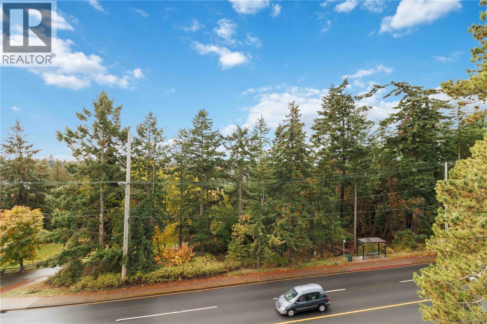401 190 Gorge Road West, Saanich