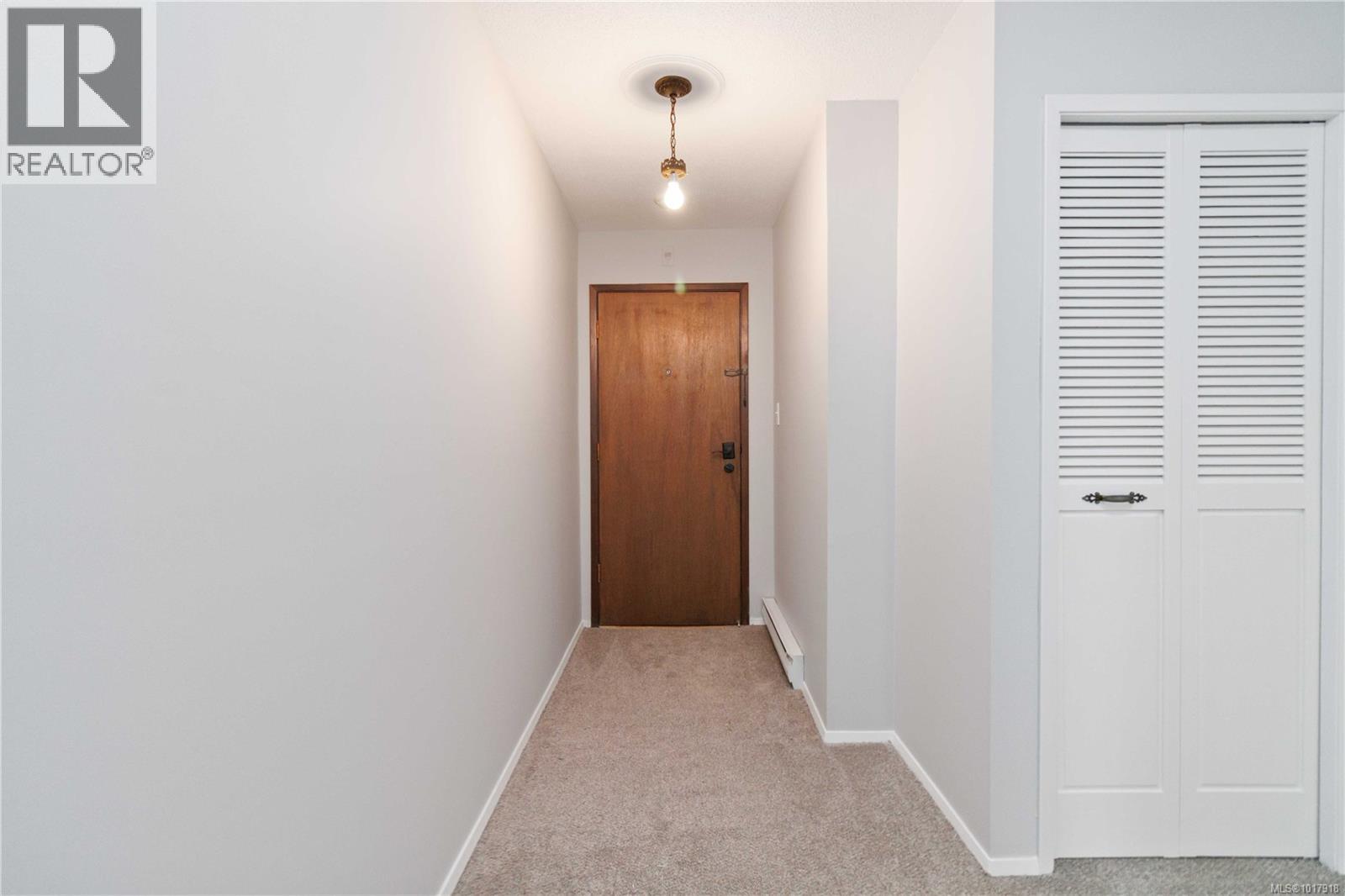 401 190 Gorge Road West, Saanich