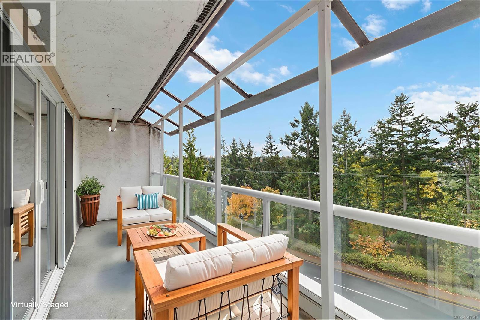 401 190 Gorge Road West, Saanich