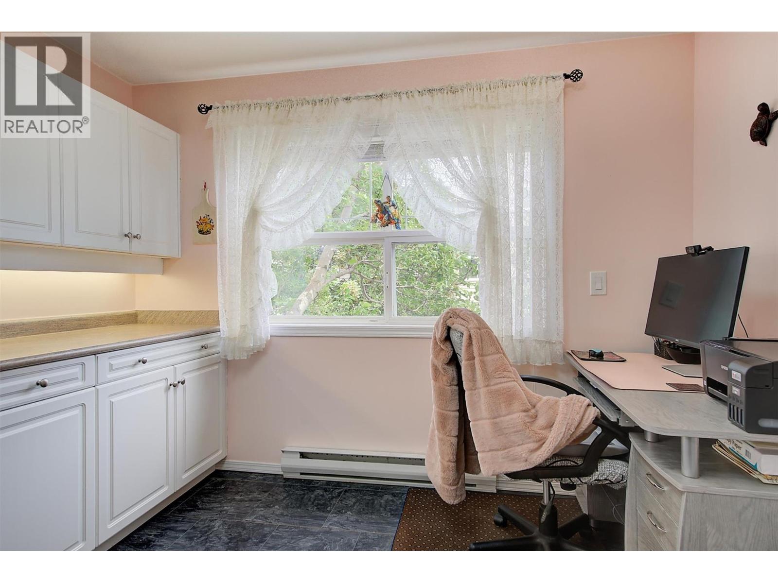 203 555 Houghton Road, Kelowna