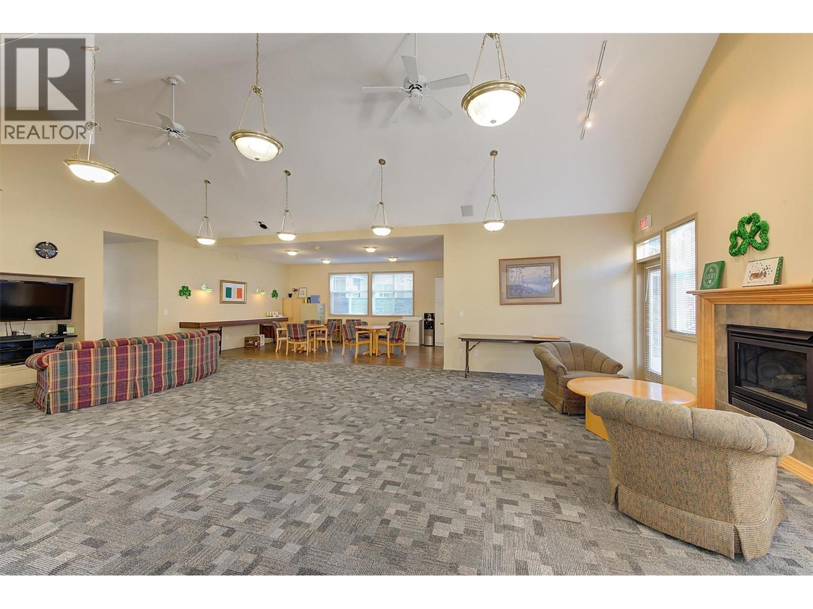 203 555 Houghton Road, Kelowna