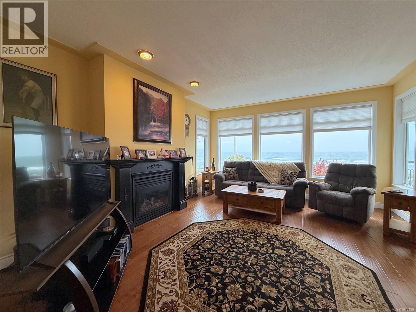 3264 ISLAND HWY S - 10