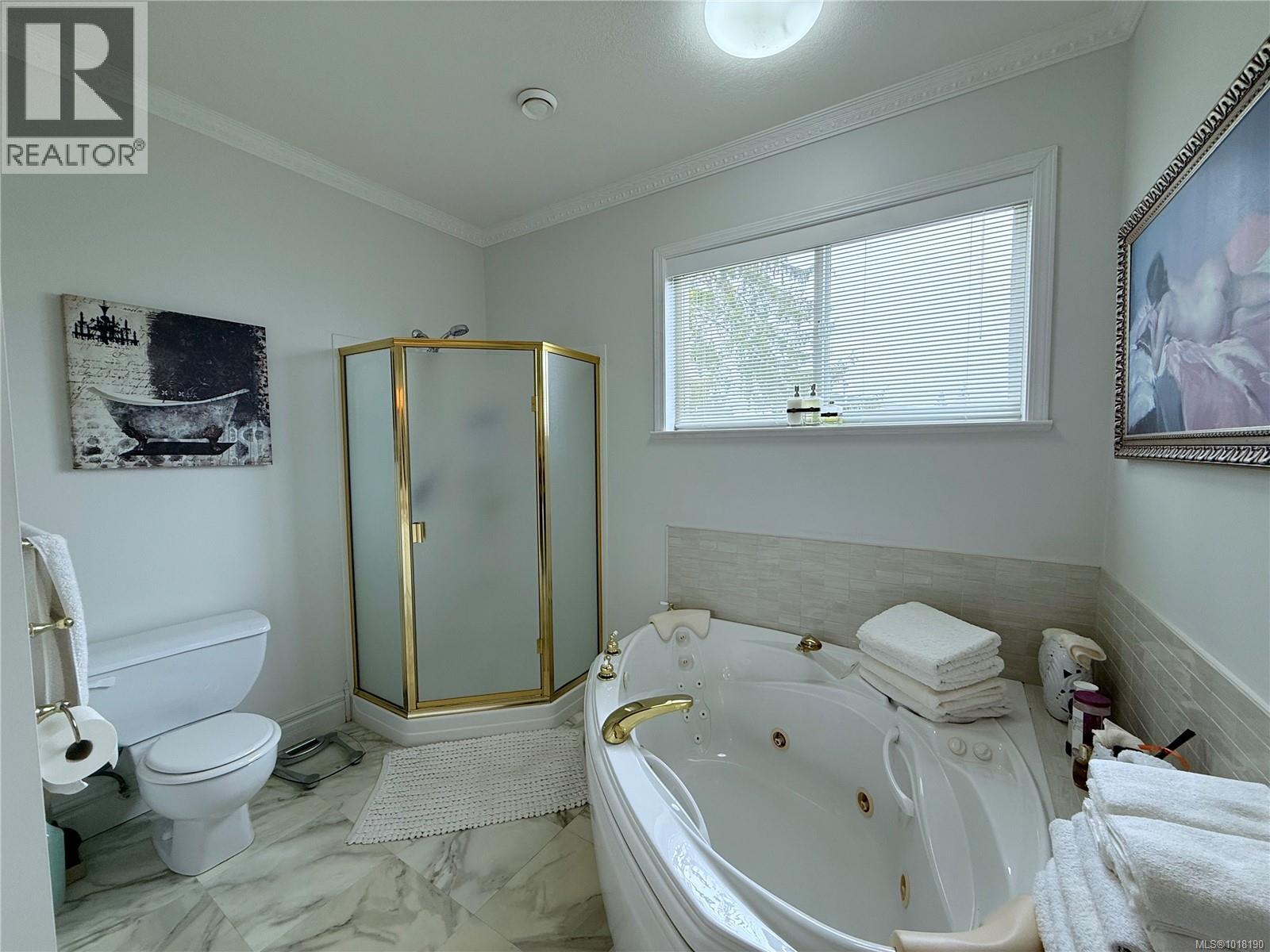 3264 ISLAND HWY S - 17