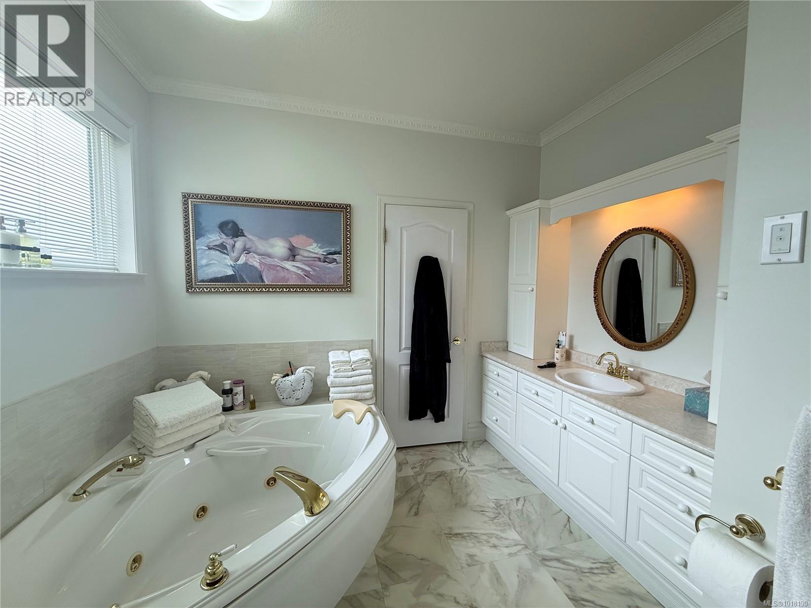 3264 ISLAND HWY S - 18