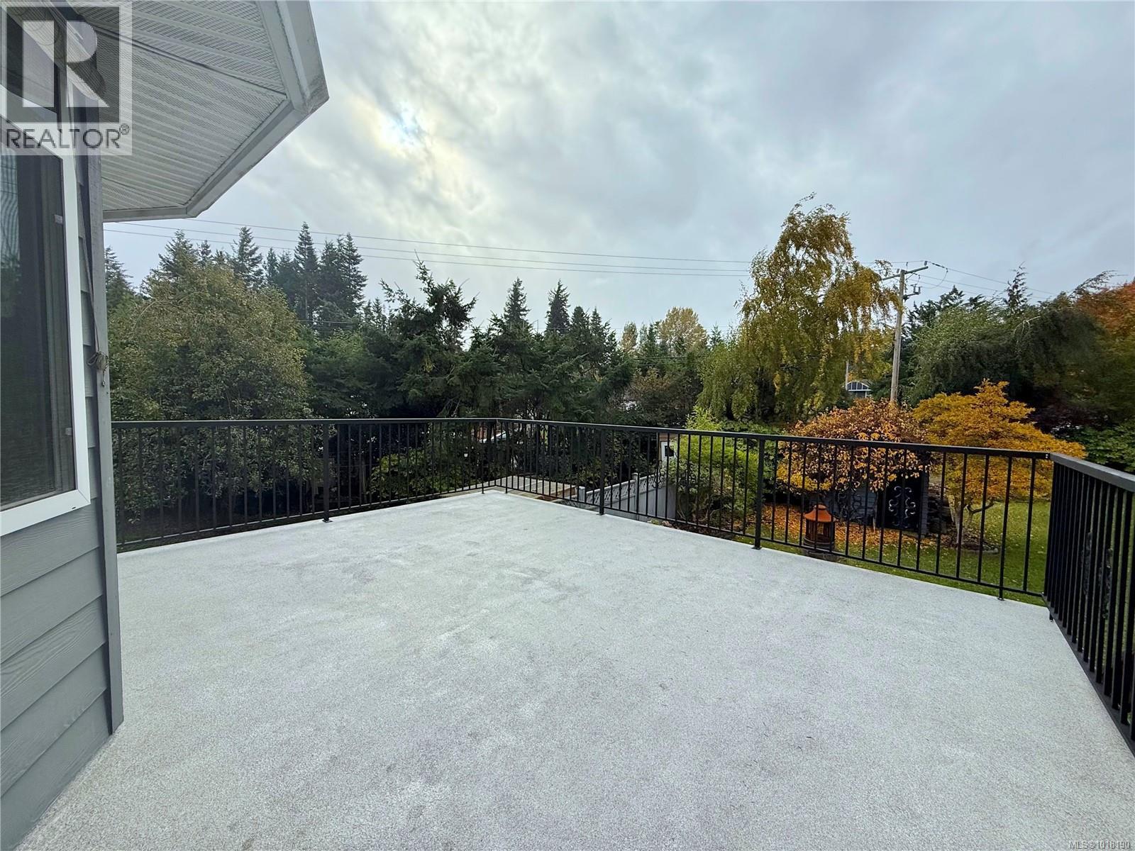 3264 ISLAND HWY S - 25