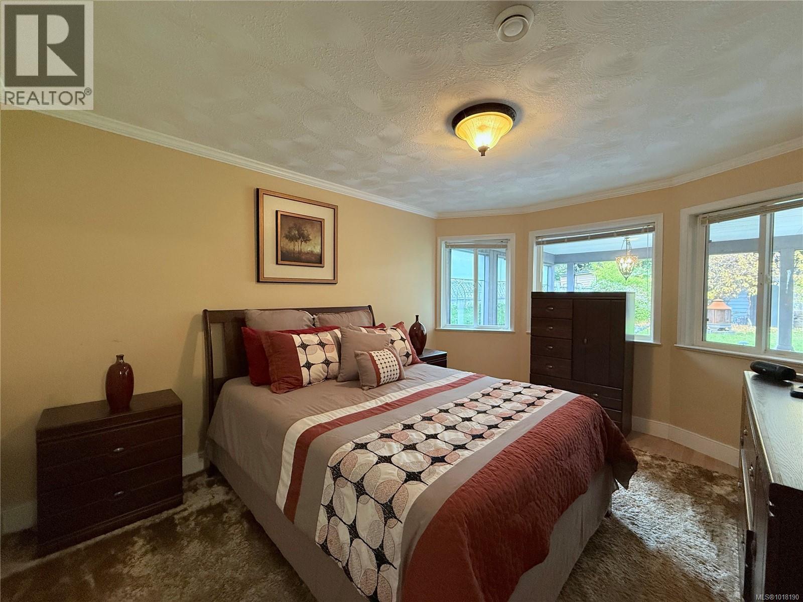 3264 ISLAND HWY S - 32