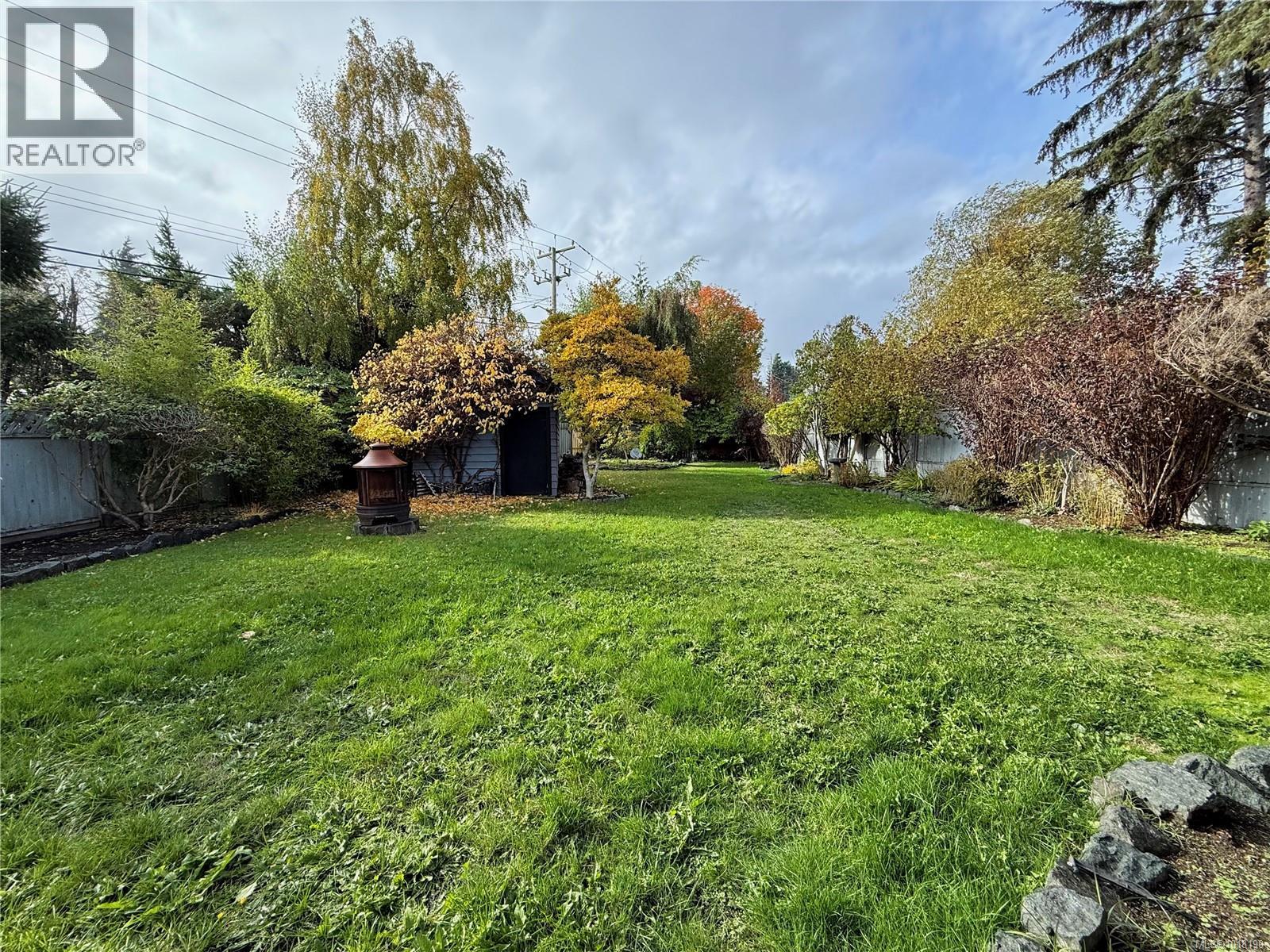 3264 ISLAND HWY S - 4