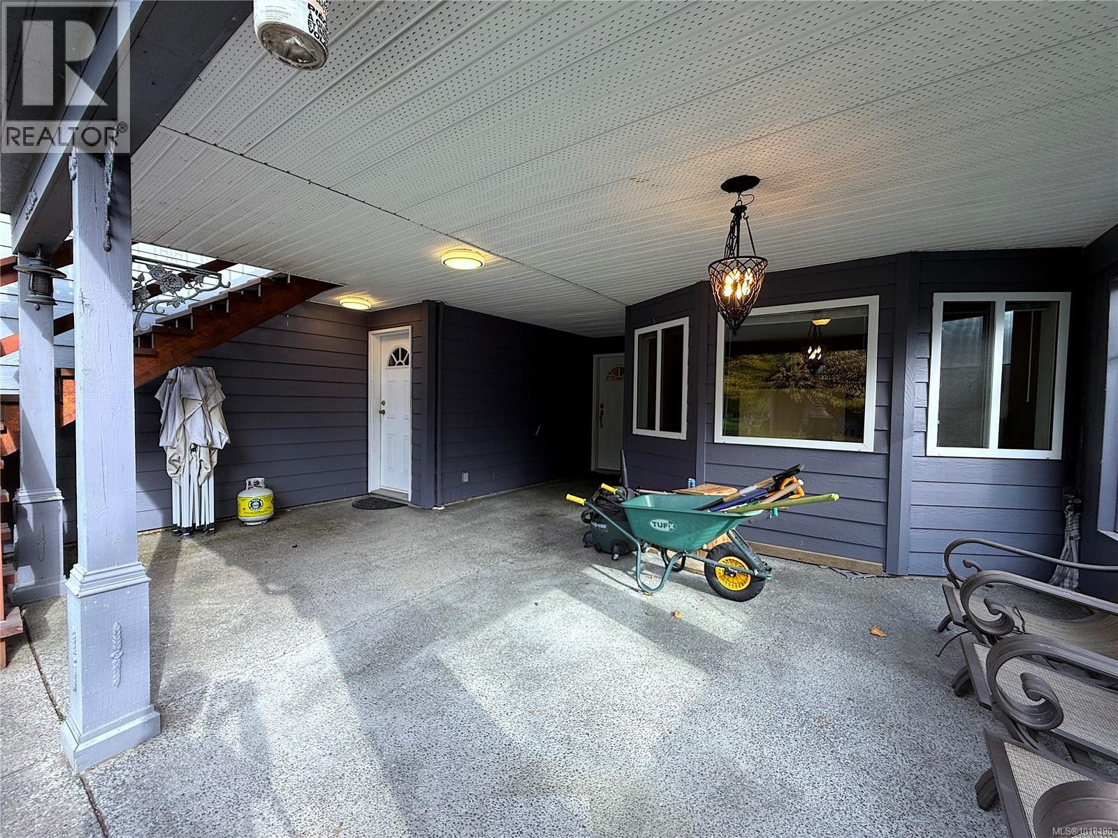 3264 ISLAND HWY S - 43