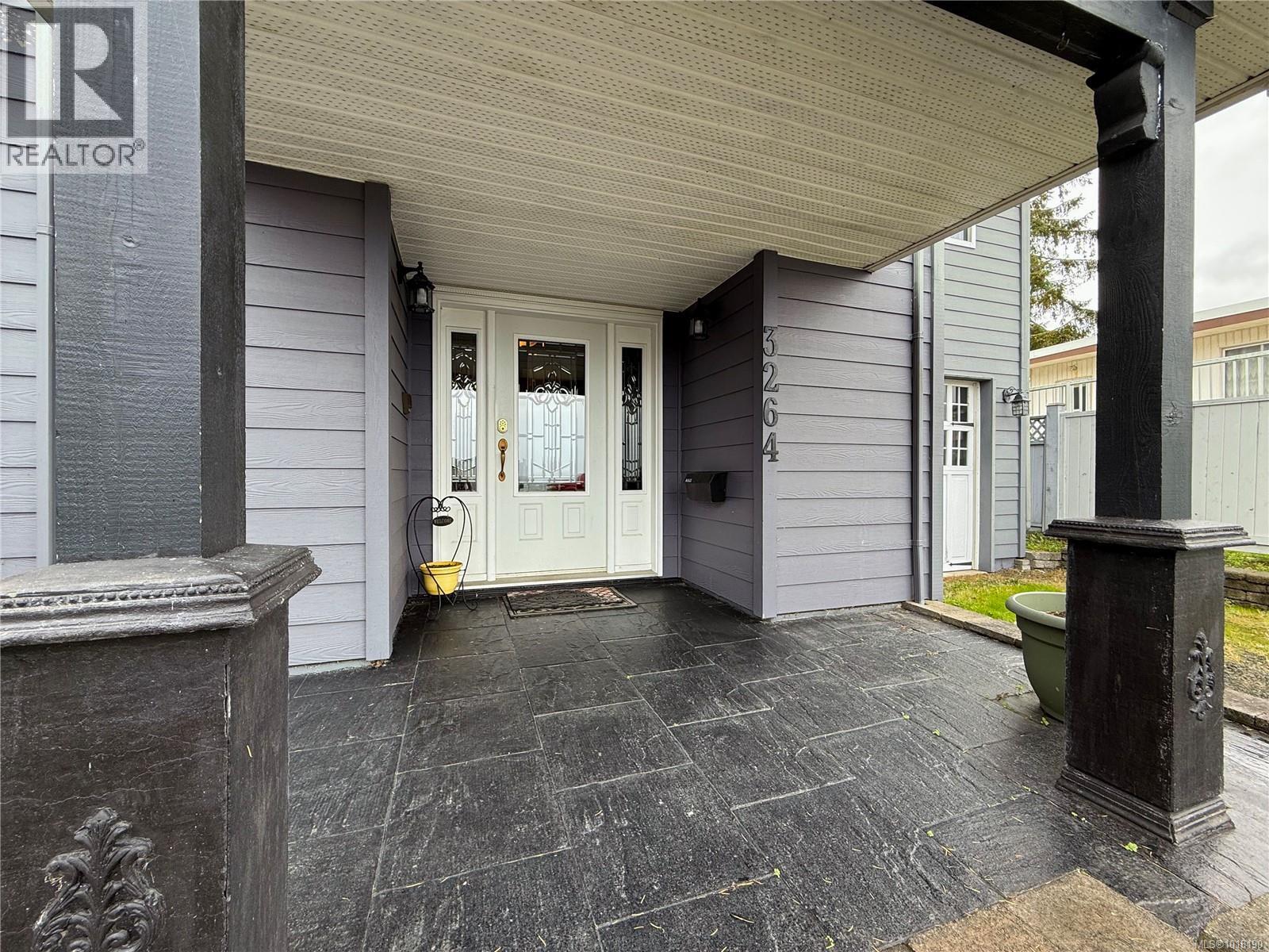 3264 ISLAND HWY S - 53