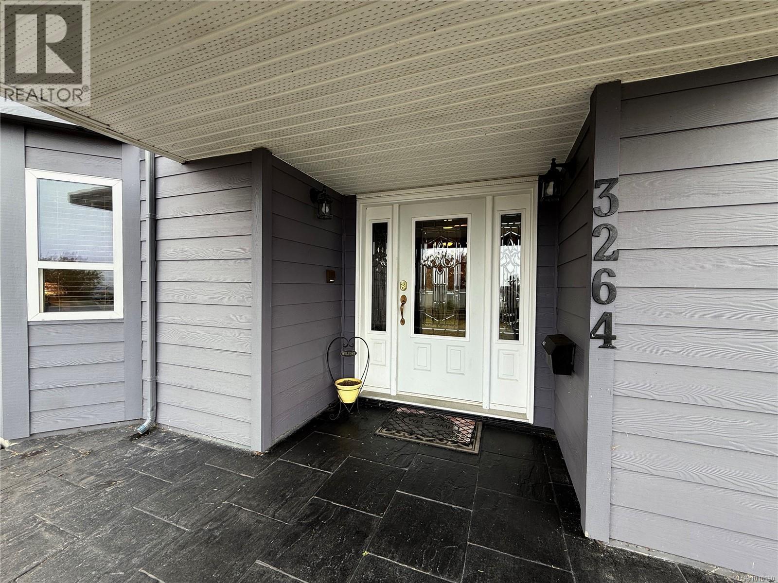 3264 ISLAND HWY S - 54