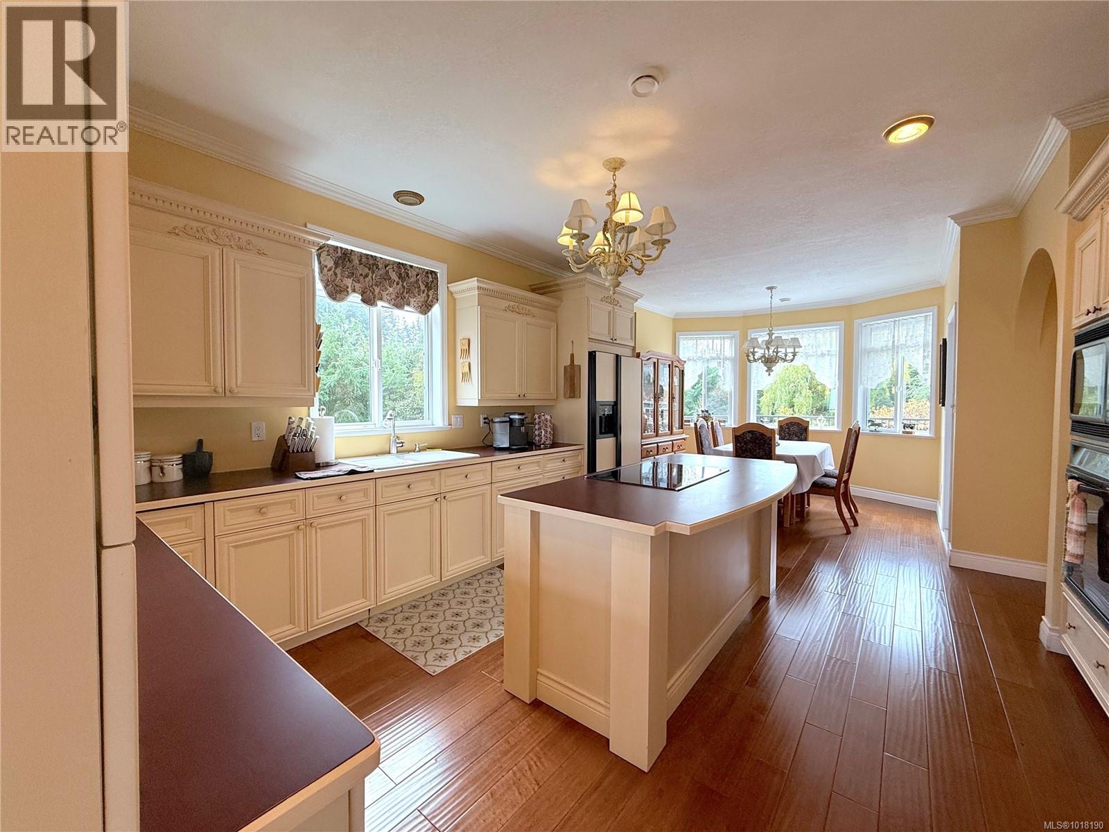 3264 ISLAND HWY S - 7