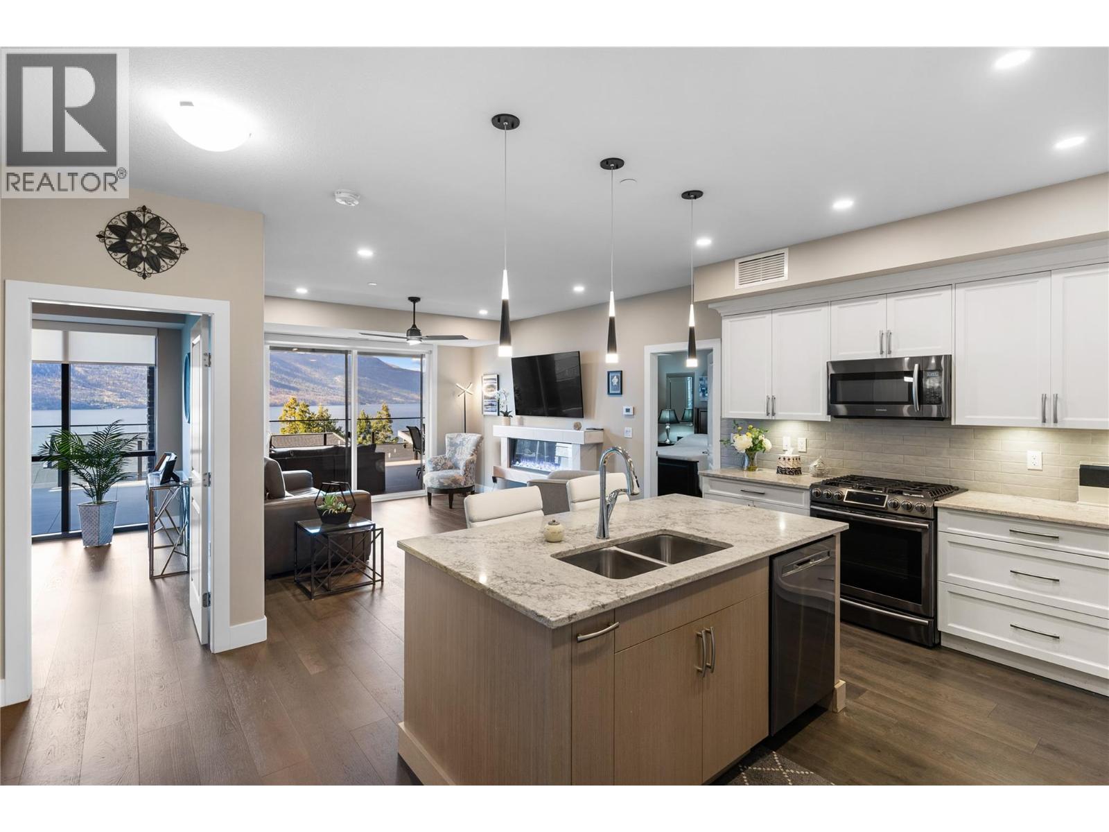 104 3475 Granite Close, Kelowna