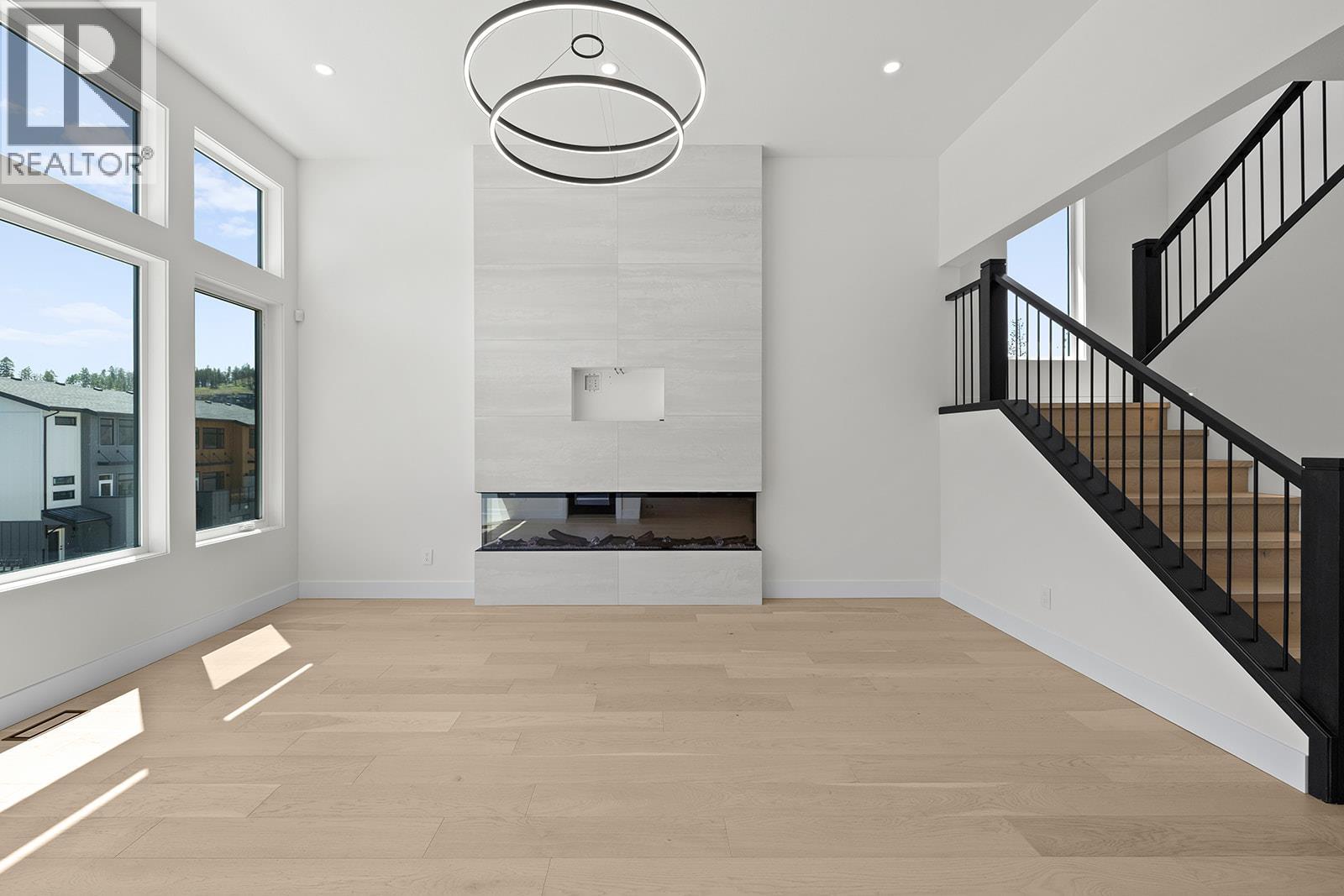  3462 Hilltown Close, Kelowna