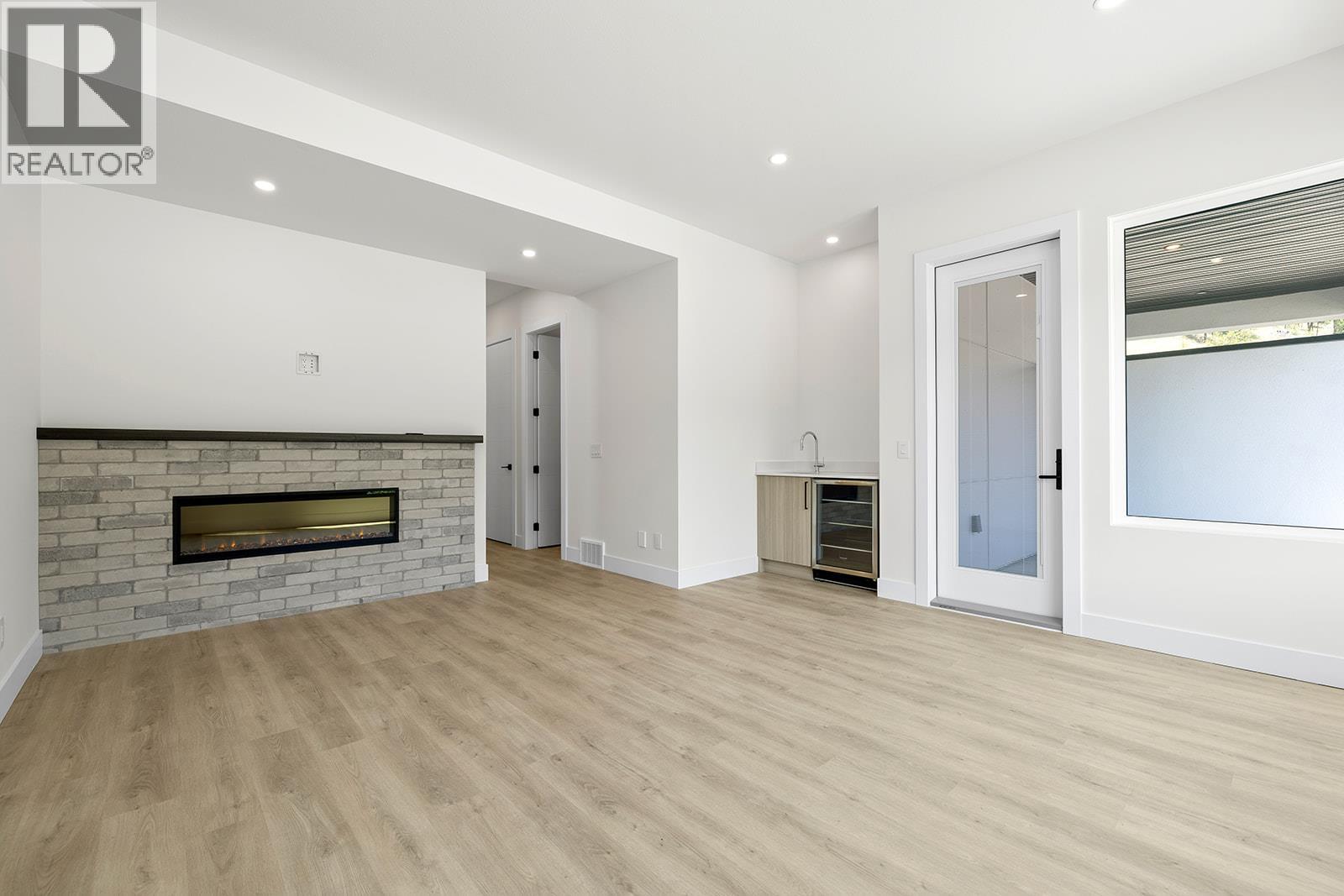  3462 Hilltown Close, Kelowna