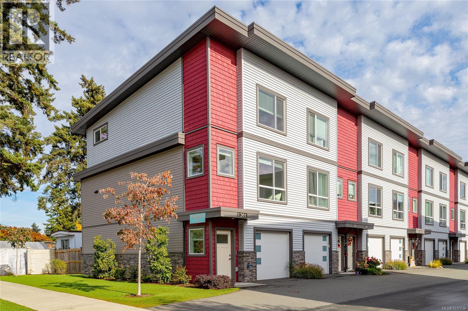 #1201 3351 LUXTON RD - 2