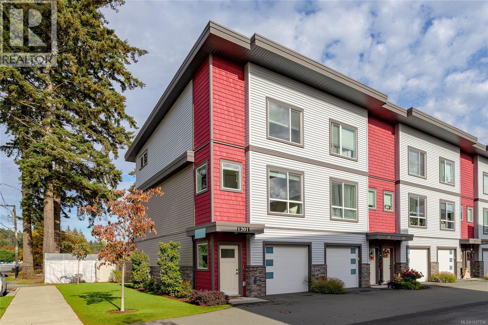 #1201 3351 LUXTON RD - 3