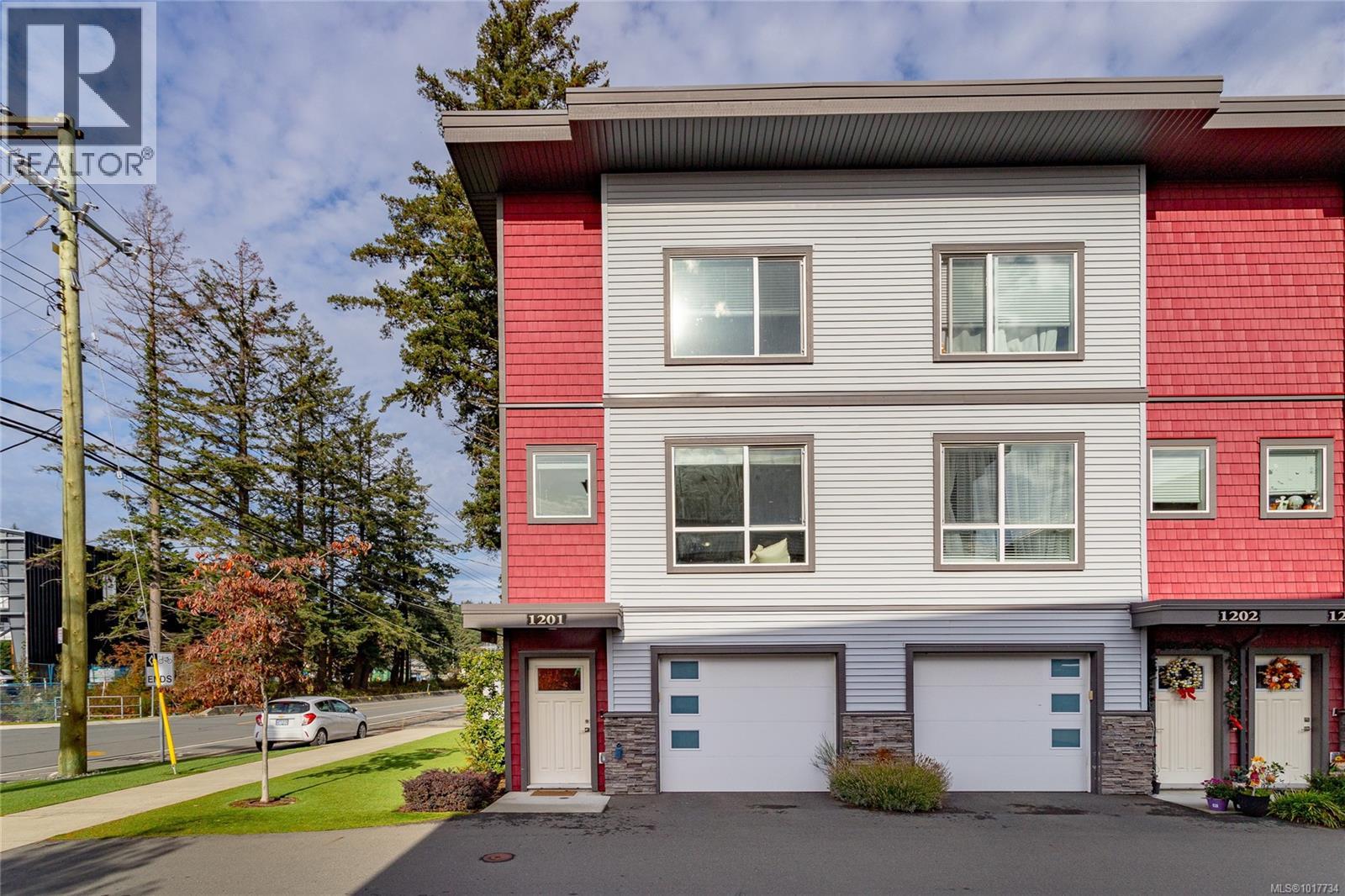 #1201 3351 LUXTON RD - 4