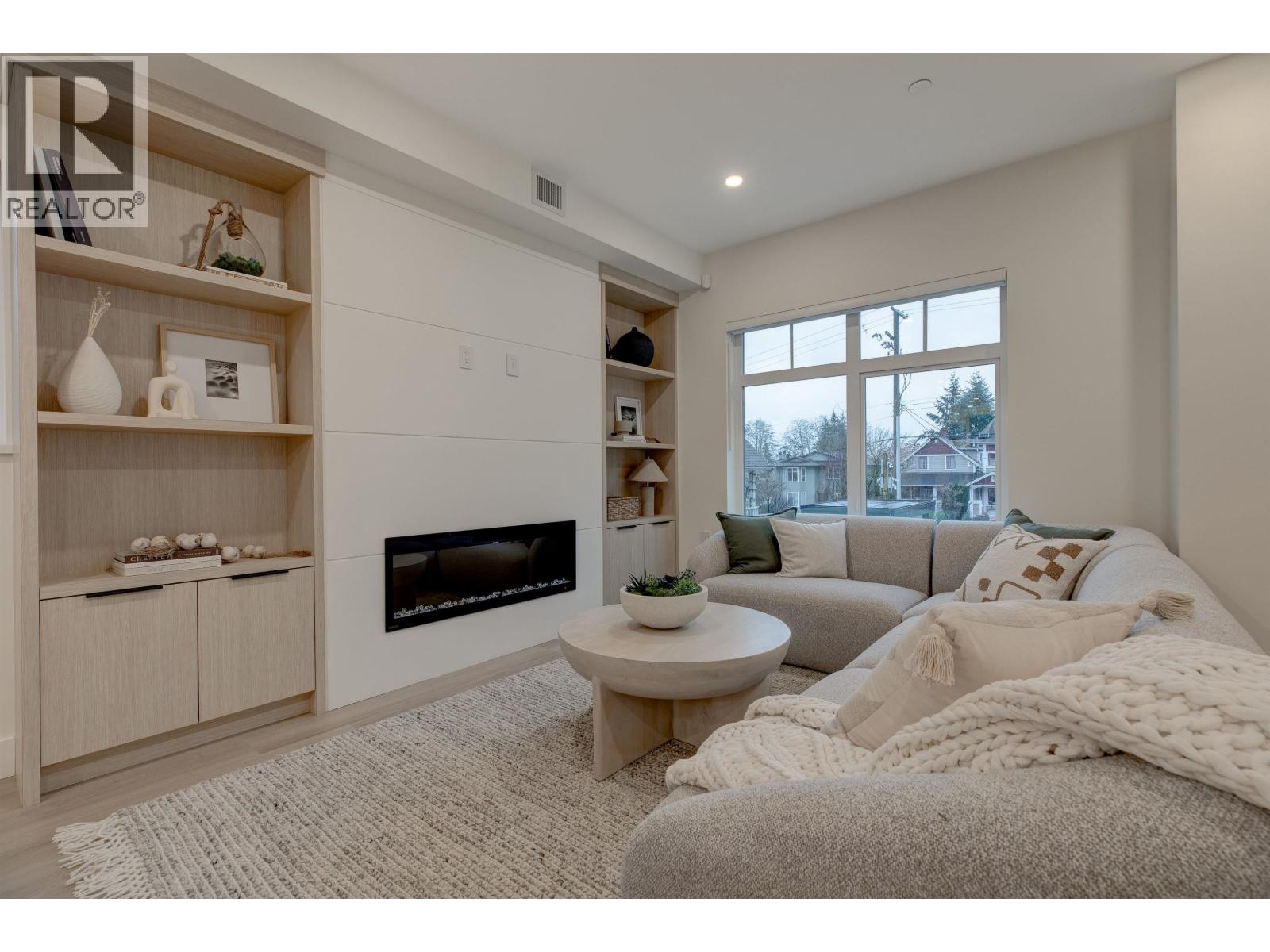 2 339 KEARY STREET, New Westminster