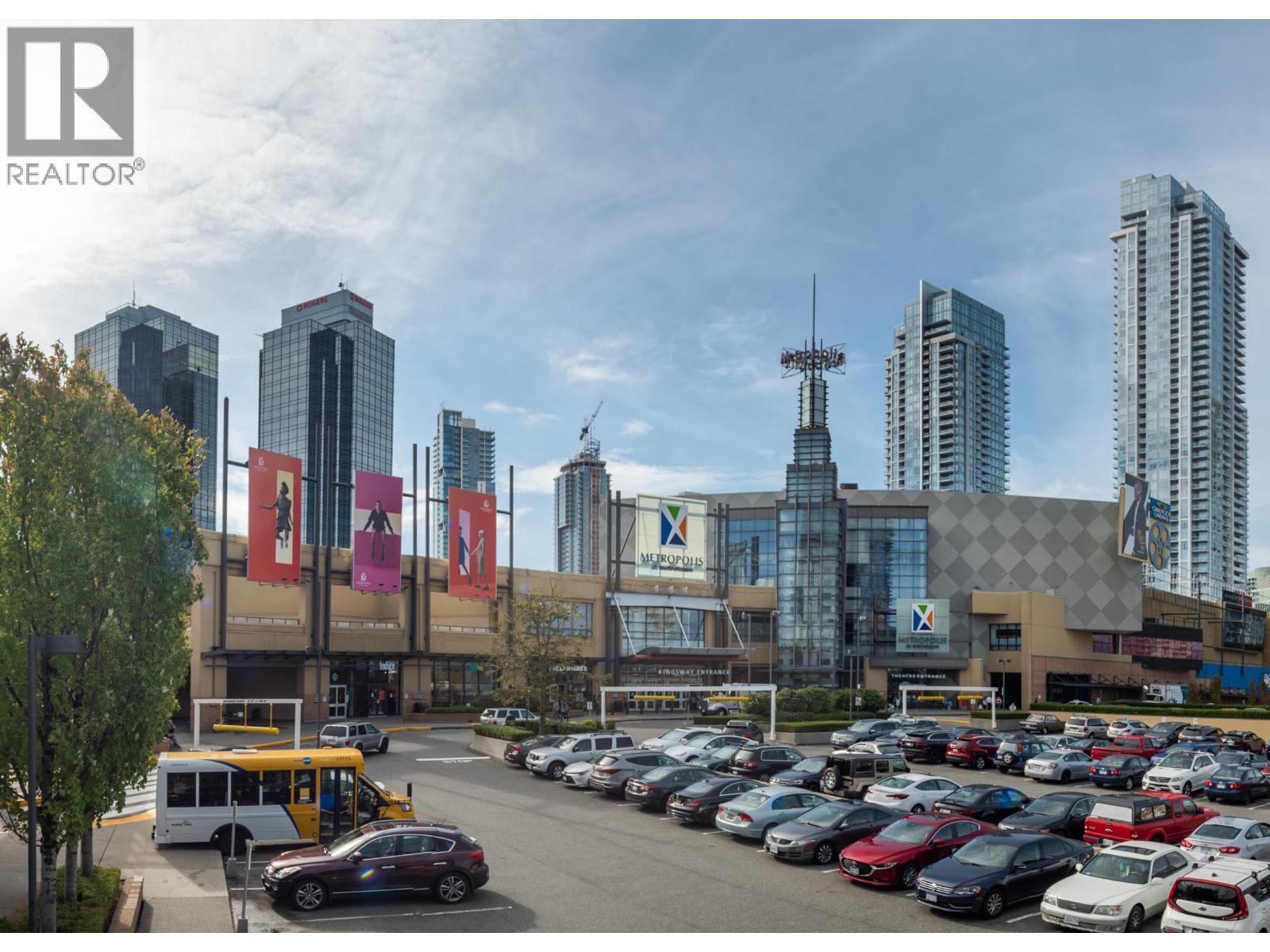 206 3264 VANNESS AVENUE, Vancouver