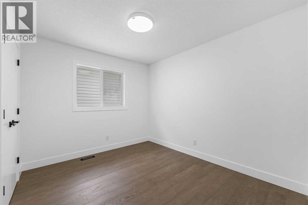 Single Family House for Sale in  Spring Crescent SW Springbank Hill Calgary 