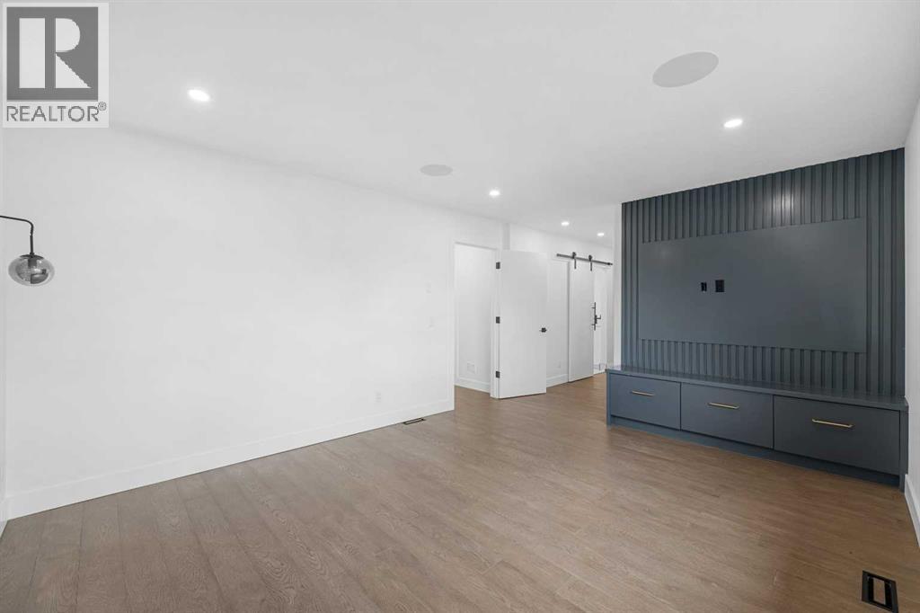 Single Family House for Sale in  Spring Crescent SW Springbank Hill Calgary 