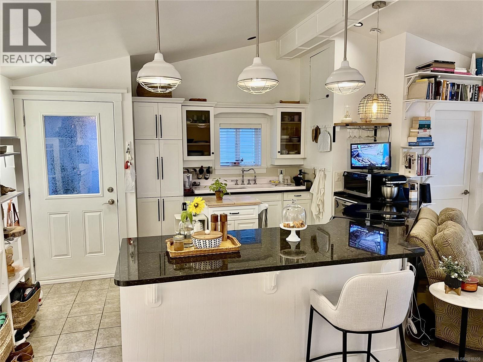 12 1723 Sandy Beach Road, Mill Bay